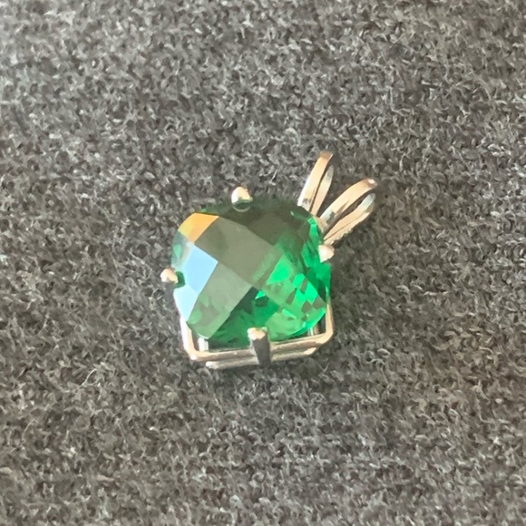 14k White Gold Tsavorite Pendant - Picture 2 of 9